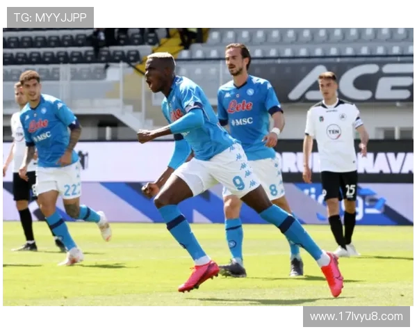 足球世界新纪元：全球顶级联赛、球员转会与战术革新的深度剖析